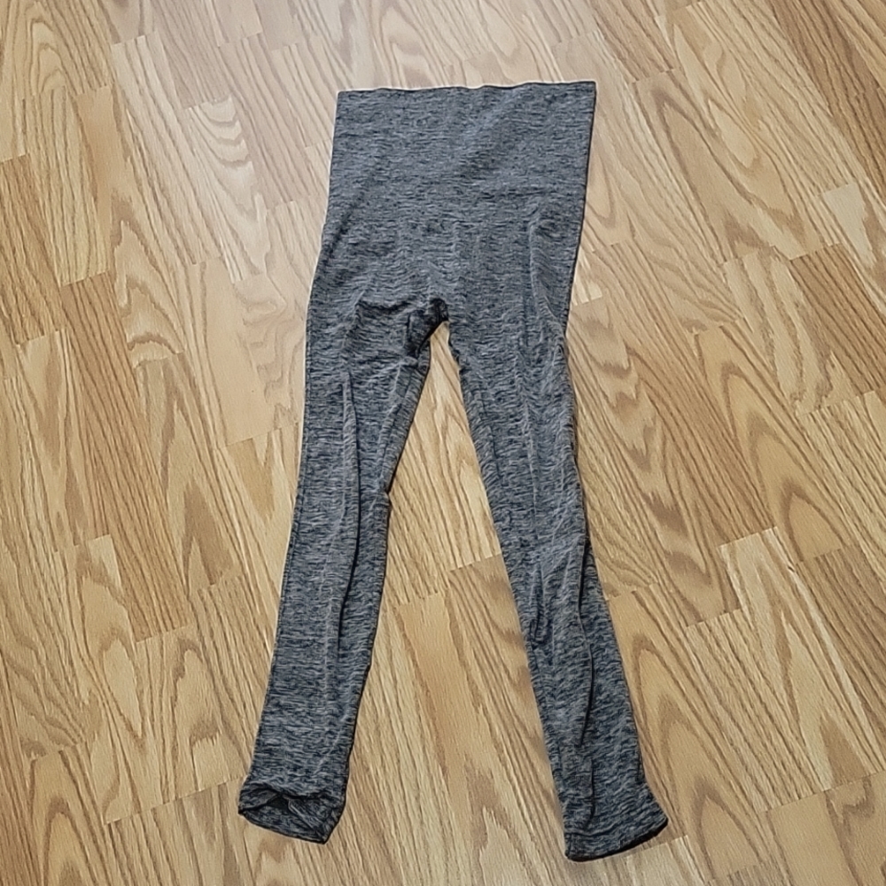 Mother Tucker Gray postpartum leggings